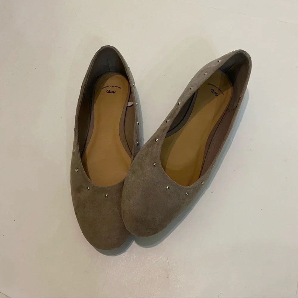 Gap tan shoes size 8